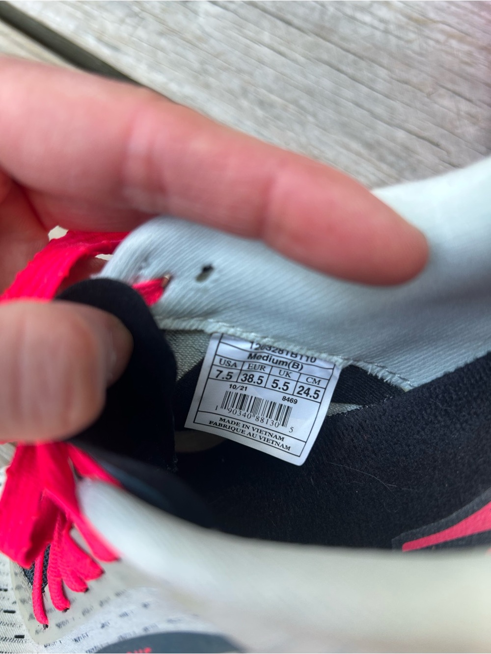 Brooks Women's Hyperion Tempo Running Shoes in White and Pink